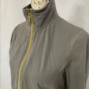 Classy flattering VTG athletic jacket gold detail